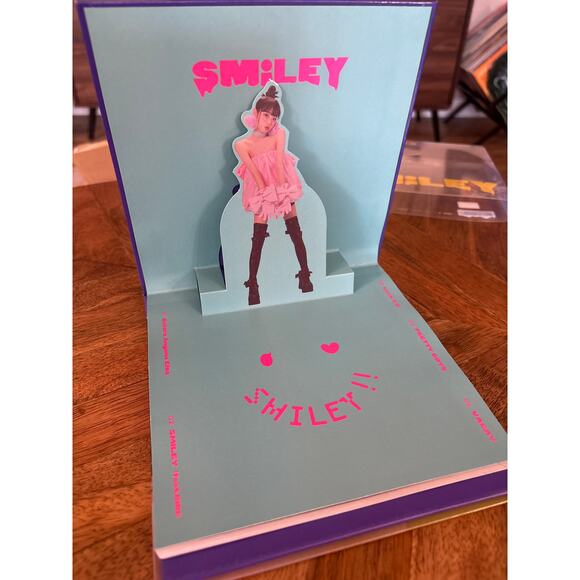 Smiley CD/book/poster/stickers special edition CD 2022 - Picture 4 of 5